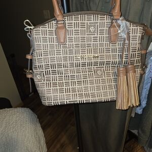 Anne Klein Tan Womens Bag. Tile Lion Logo.